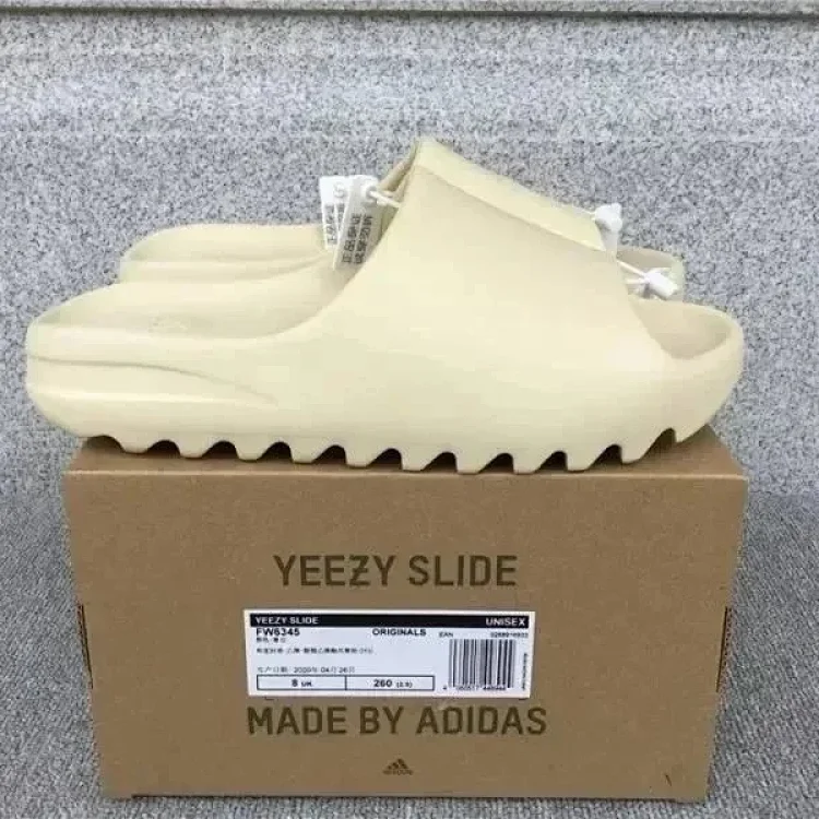 Nike slipper and yezzy slipper(40 + styles)